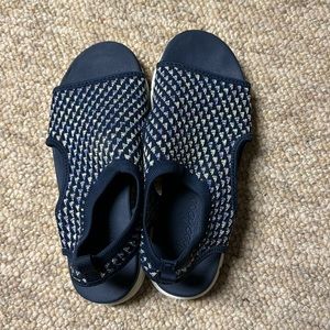 Sketchers Vegan Washable Slingback sandals